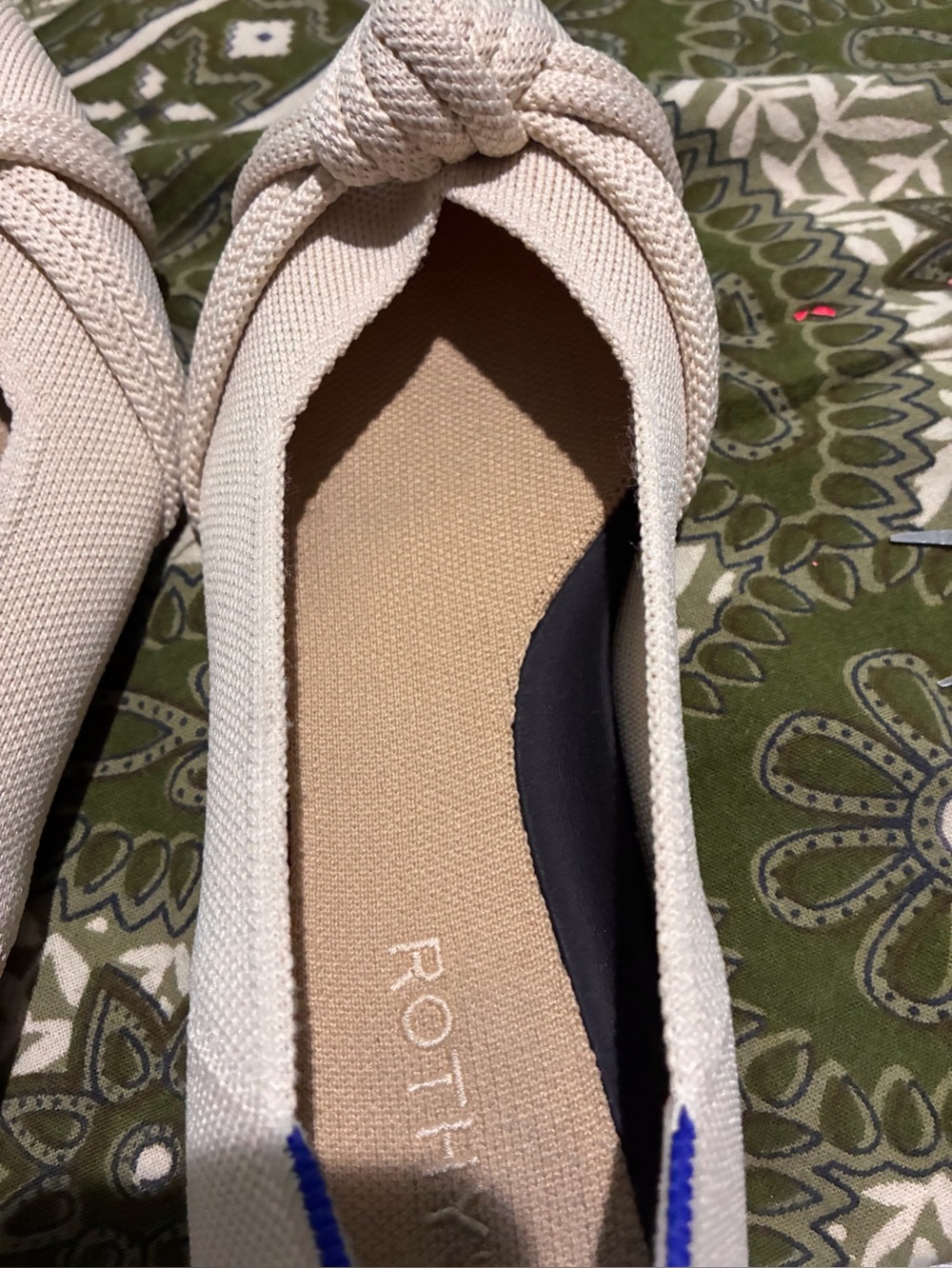 Rothy’s “The Knot 2” size 8.5 US, conch cream w/Blue Back SlipOns. EC. Not worn - Picture 7 of 11